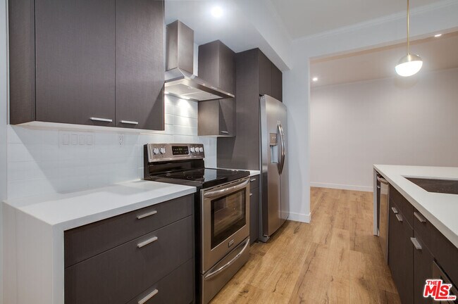 Building Photo - 12320 Montana Ave