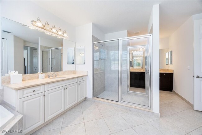 Building Photo - 13905 Luna Dr