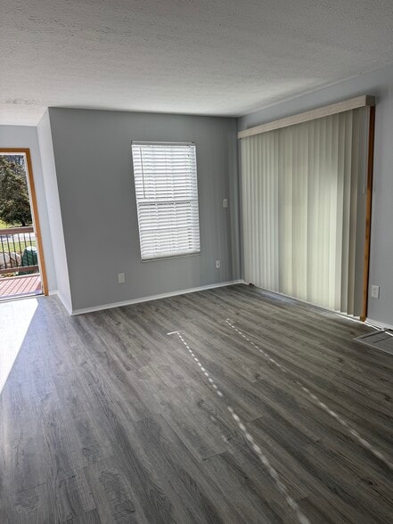 Building Photo - 1504 Stoney Run Trl