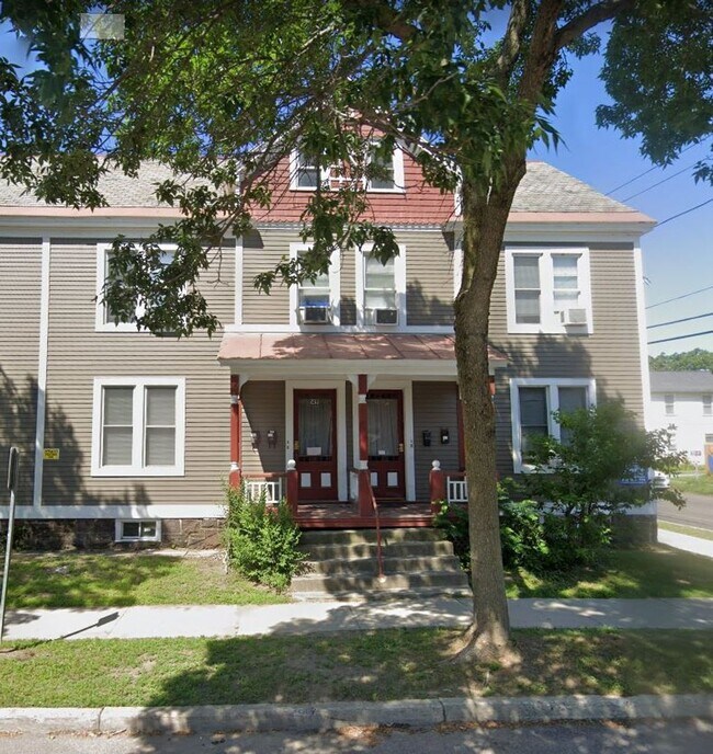 Building Photo - 149 N Union St