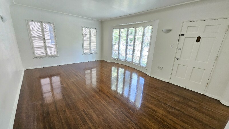 Building Photo - 118 N Gale Dr
