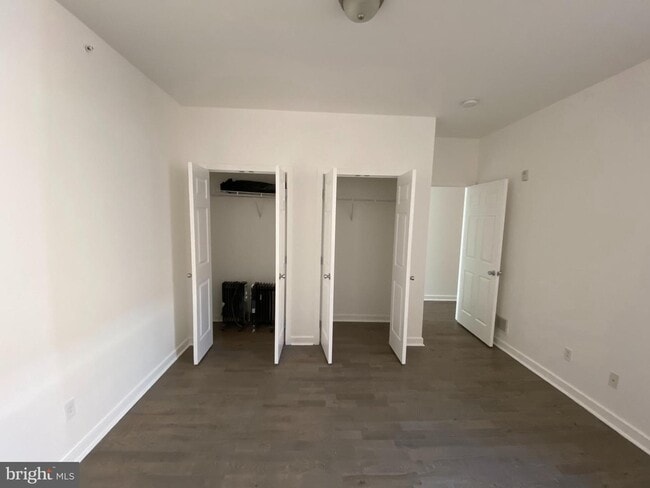 Building Photo - 528 N 34th St