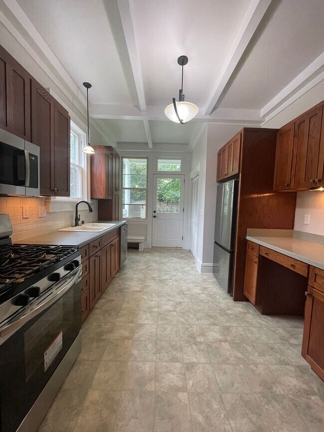 Building Photo - 2 Story Home- Ready For You!