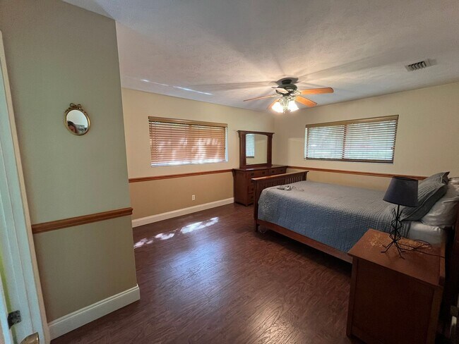 Building Photo - 3 Bedroom, 2 Bathrooms, with pool on 3 Acres