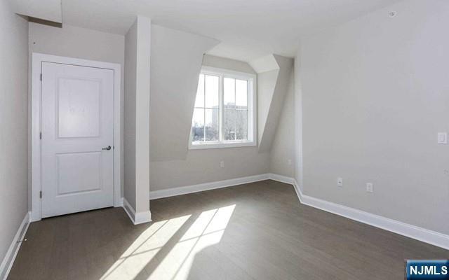 Building Photo - 555 10th St