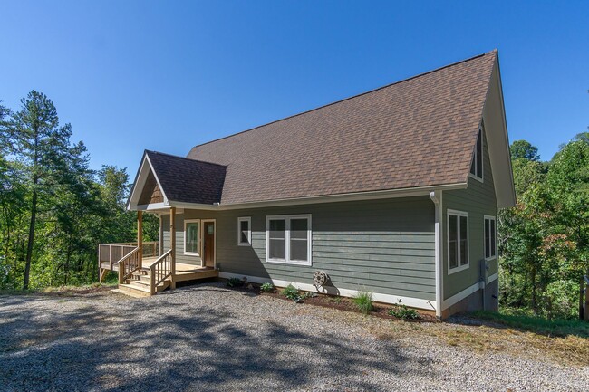 Building Photo - Candler Rental!