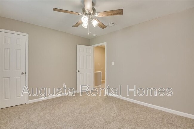 Building Photo - 136 Chalet N Blvd