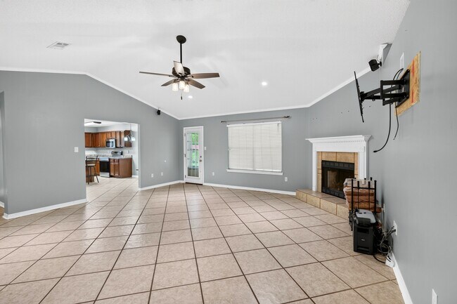 Building Photo - 11321 Peyton Dr