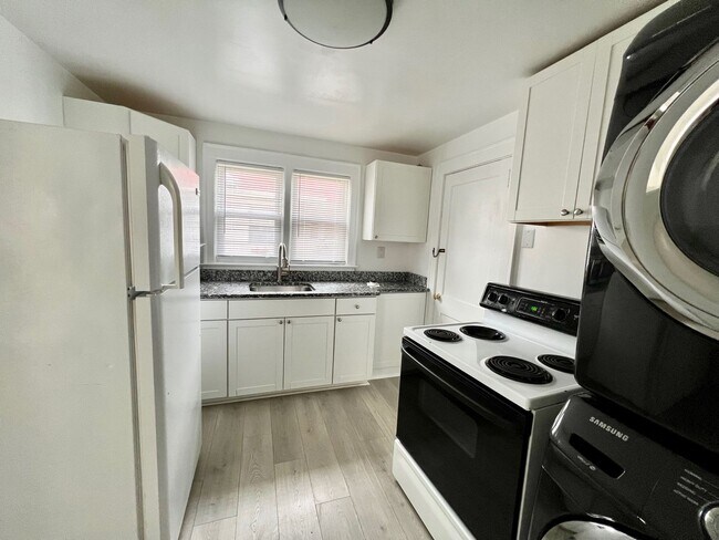 Building Photo - 2BD/1BA Brick Home in Cul-de-sac!