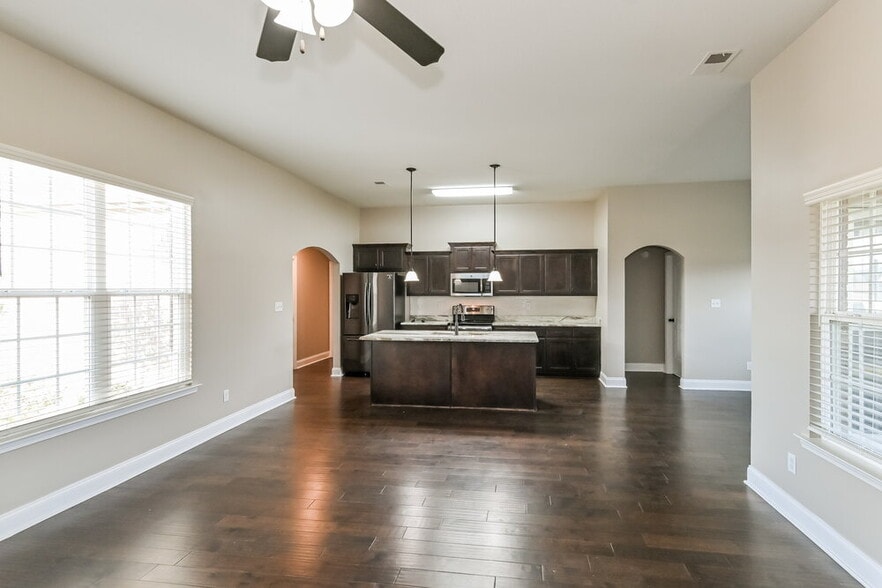 Building Photo - 3677 Dorrie Cir