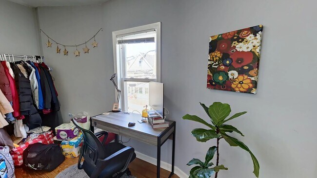 Building Photo - Somerville 5bed 2bath available 9/1/2026 - Modern Apartment $4995
