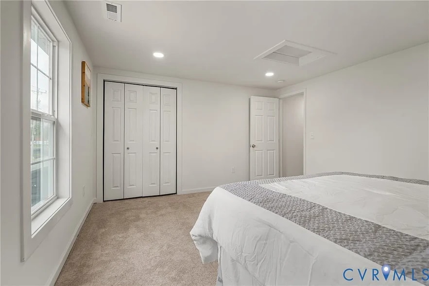 Building Photo - 423 Harding St