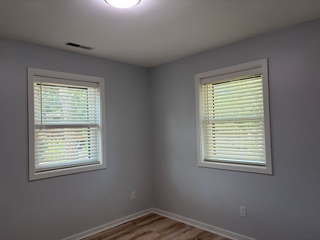 Building Photo - Available now for 12 month lease! 2150 per month (no pets)