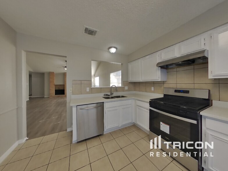 Building Photo - 11318 Bayou Pl Ln
