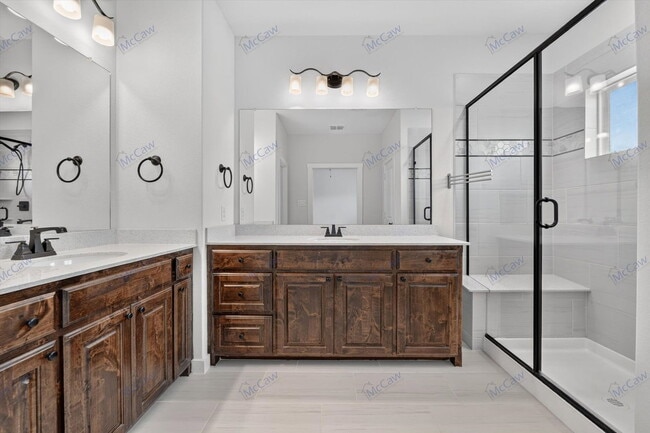 Building Photo - 8728 Ice House Dr