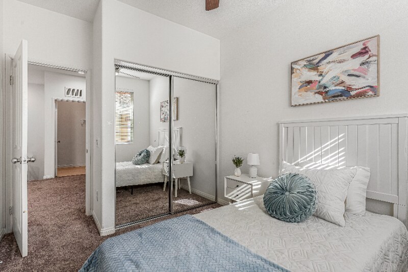 Building Photo - 2916 Esperanza Way