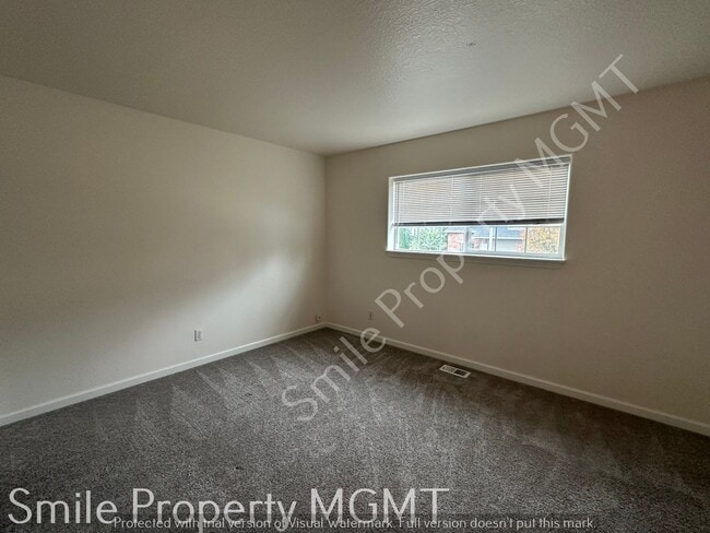 Building Photo - single house