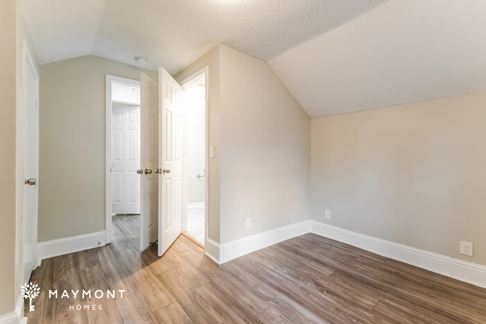 Building Photo - 1371 Fulton Ave