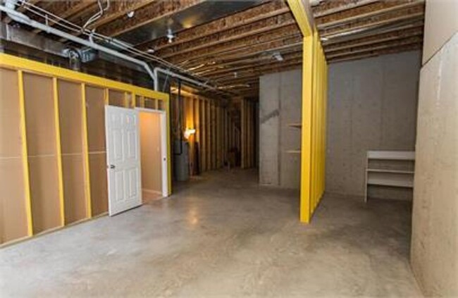 Building Photo - 123 Lyle Curtis Cir