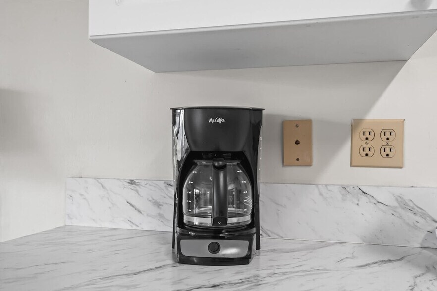 Building Photo - 1920 Bent Grass Dr