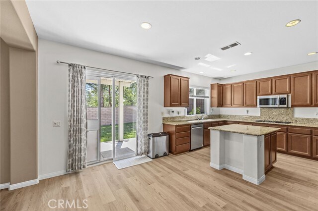 Building Photo - 1620 E 2nd St