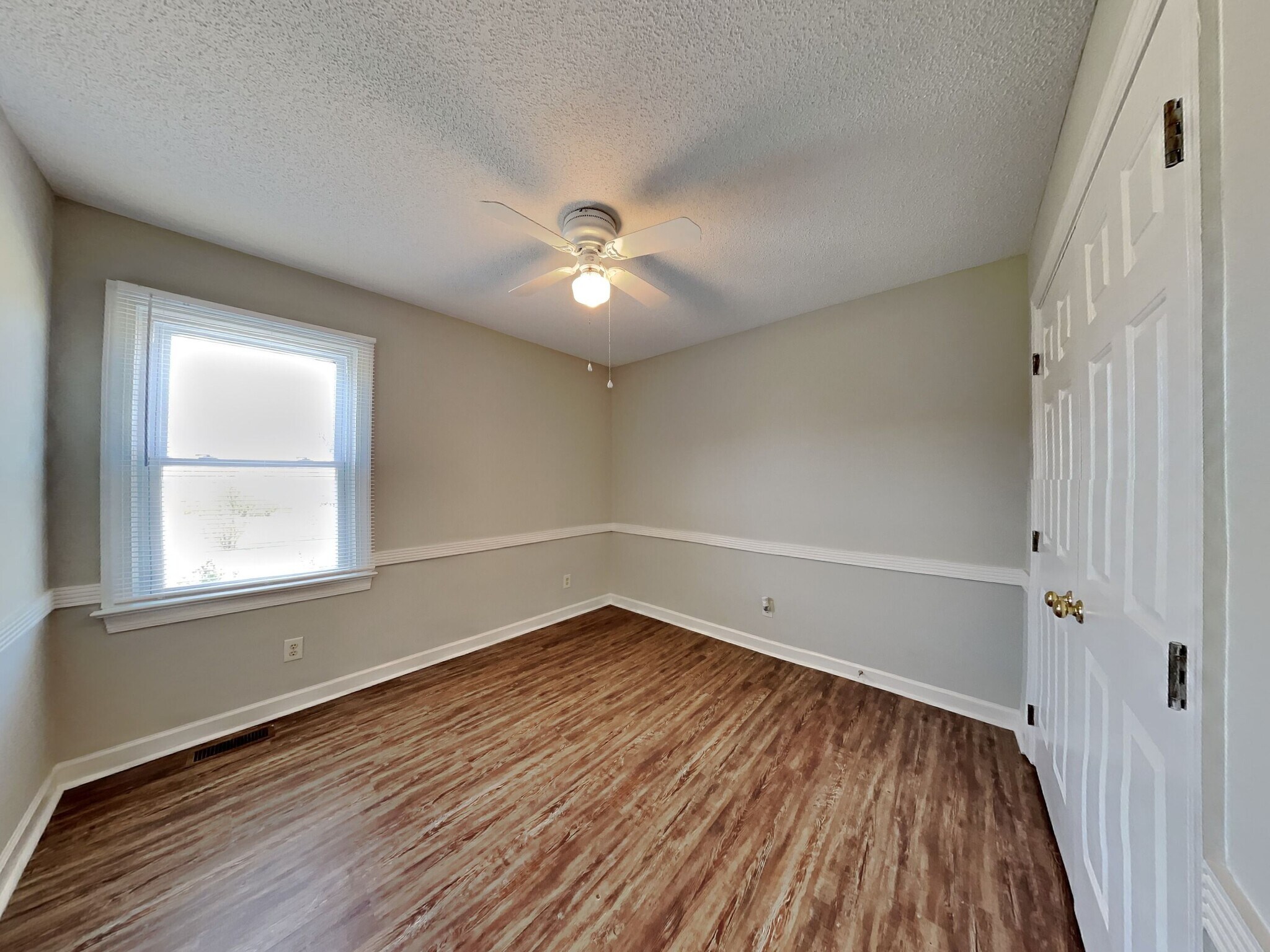 Building Photo - 3016 Lindsay Dr