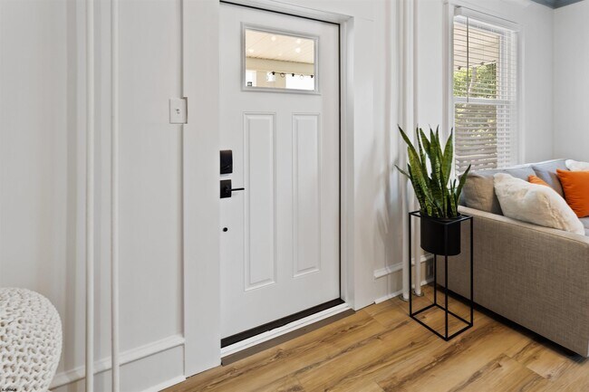 Building Photo - 1 S Delancy Pl