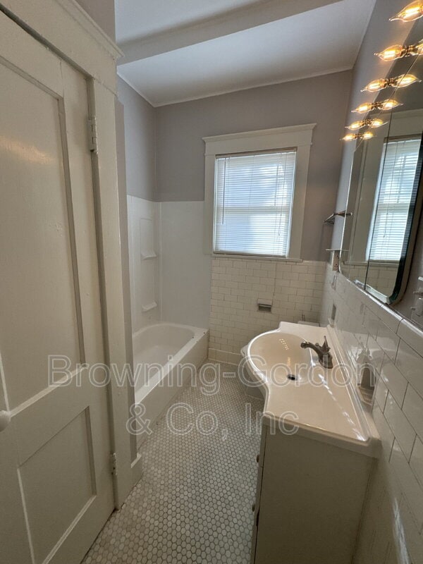 Building Photo - 1415 Acklen Ave