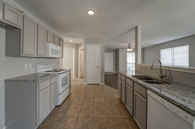 Building Photo - 344 Grant Springs Dr