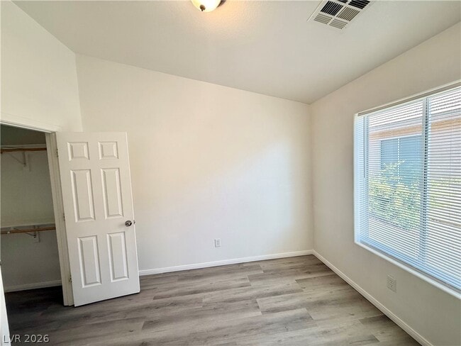 Building Photo - 1070 S Potro Ave