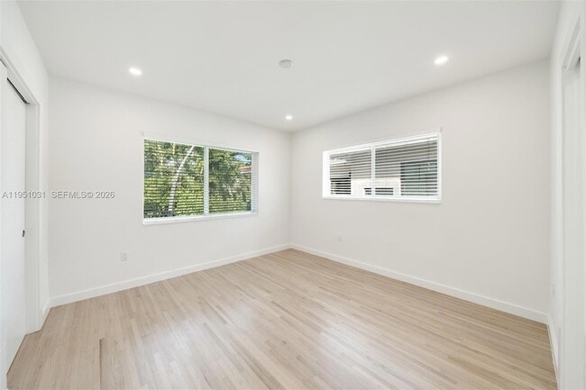 Building Photo - 47 Oviedo Ave