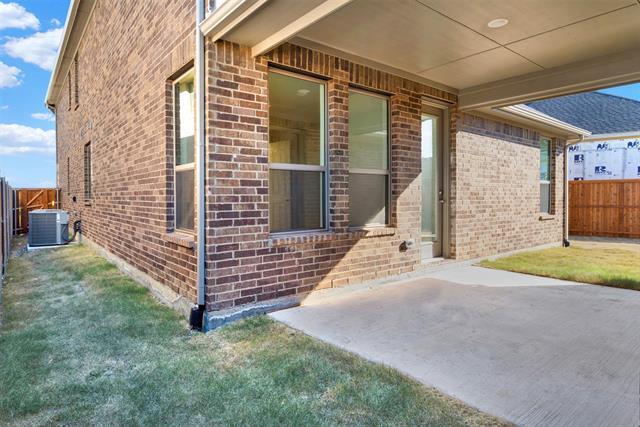 Building Photo - 2414 Thavie St