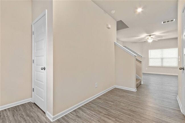Building Photo - 158 Malbone St SW