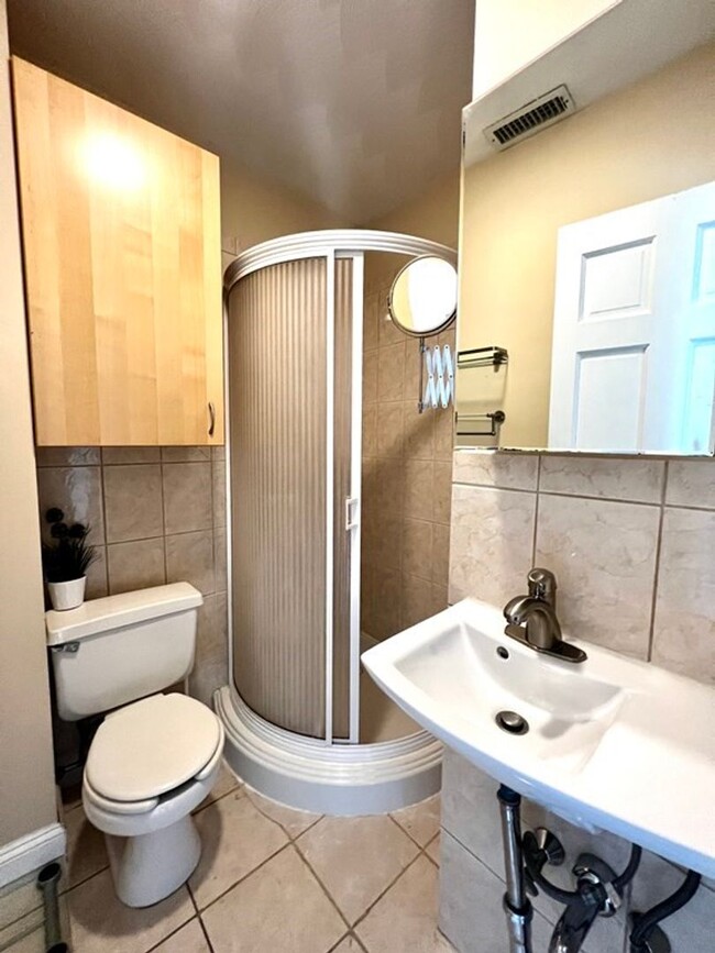 Building Photo - Great 2 bed, 2 bath near Lechmere