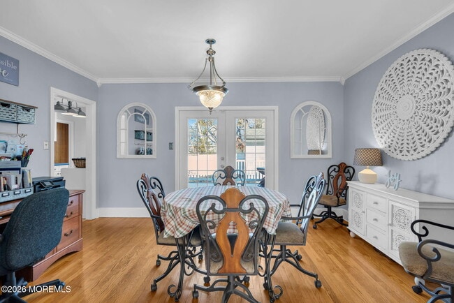 Building Photo - 242 Pennsylvania Ave