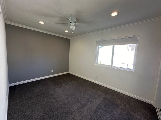Building Photo - Stunning 4+3 pool home in Agoura Hills -Co...