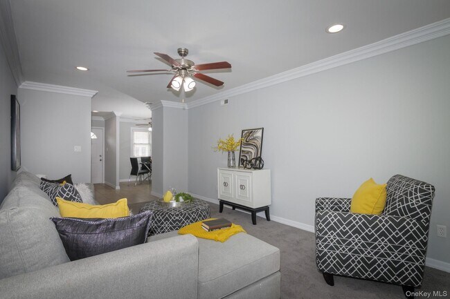Building Photo - 28 Midship Ln
