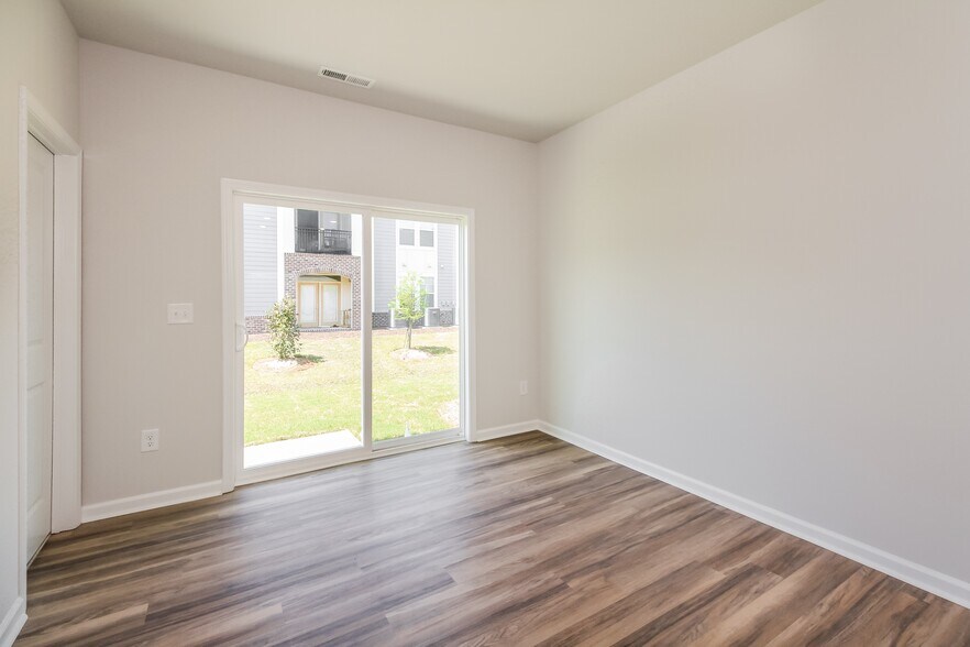 Building Photo - 2868 Summer Townes Wy