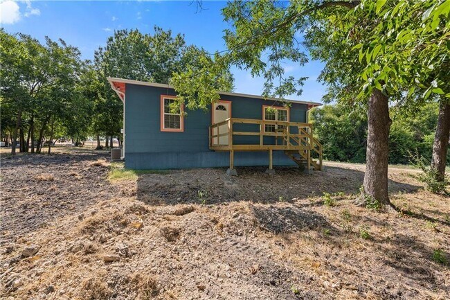 Building Photo - 2201 Cr 320