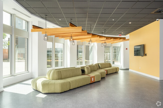 Lobby Photo - Pacifica on Green