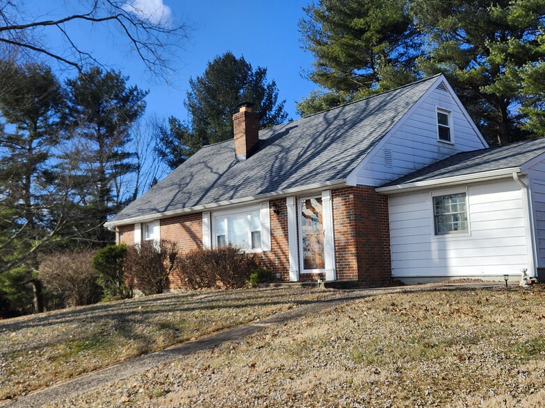 Primary Photo - 1104 Wild Orchid Dr