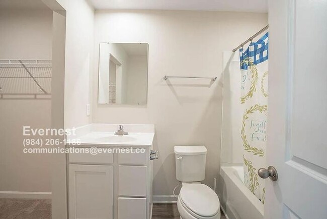 Building Photo - 3003 Soft Breeze Dr