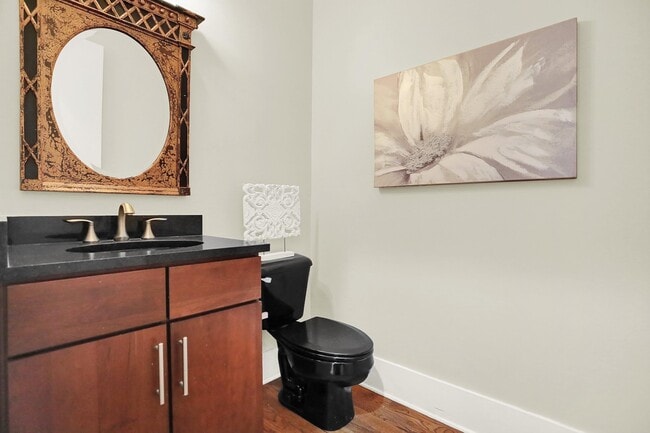 Building Photo - 358 Island Dr