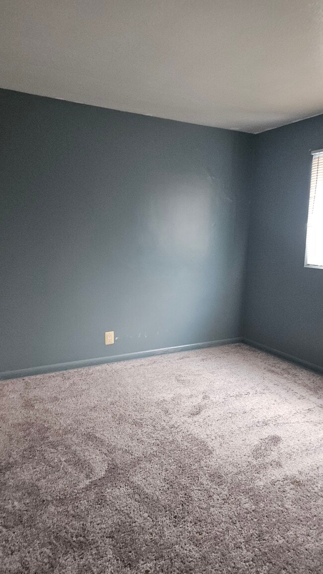 Building Photo - 209 Dalepark Dr