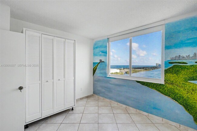 Building Photo - 500 Bayview Dr
