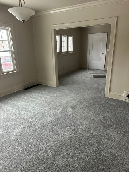 Building Photo - 2087 Goodnor Rd