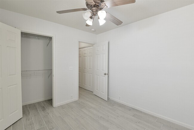 Building Photo - 2825 Woodspring Forest Dr