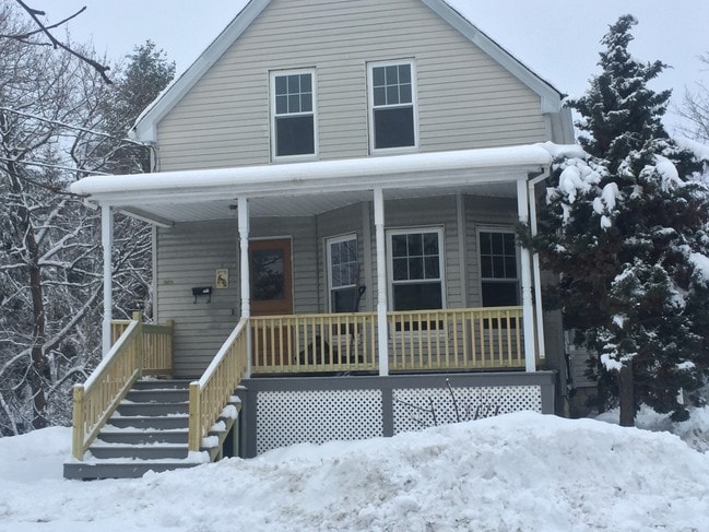 Primary Photo - 1451 Congress St