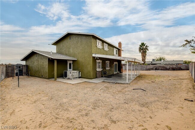Building Photo - 632 Biljac St