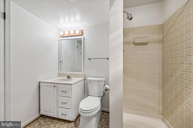 Building Photo - 2002 Derby Ridge Ln